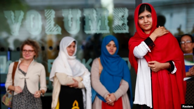 Buổi hội thảo The Next Malalas hay Những Malala kế tiếp được đặt tên theo thiếu nữ người Pakistan Malala Yousafzai, 15 tuổi, bị quân Taliban bắn trọng thương vào đầu cách đây một năm vì những nỗ lực cổ vũ đem giáo dục tới cho phụ nữ Pakistan