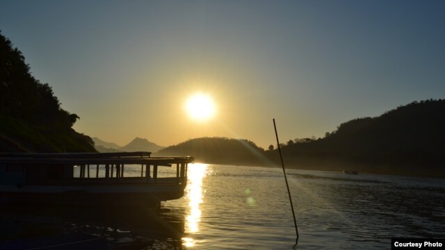 Hoàng hôn trên sông Mêkông ở LuangPrabang, Lào, nơi được UNESCO công nhận là di sản thế giới