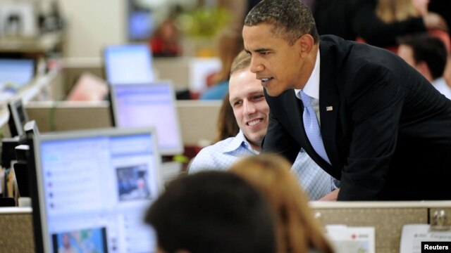 El campeón en este género es el actual presidente y candidato demócrata Barack Obama quien tiene unos 18.749.453 seguidores.