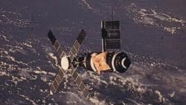 Astronautët e modulit Skylab flasin për jetën në hapësirë