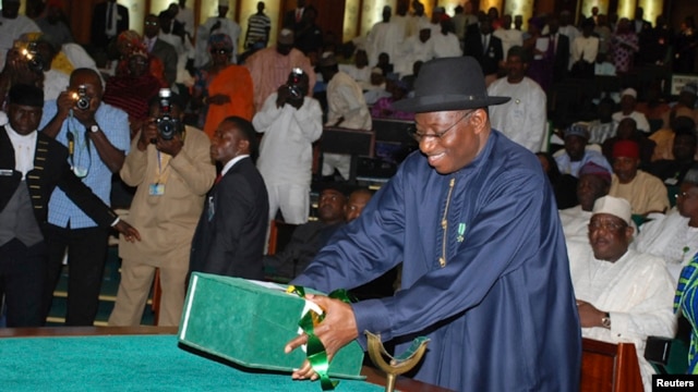 Nigeria's President Goodluck Jonathan presents the 2013 budget proposal at a joint sitting of the parliament in the capital Abuja October 10, 2012. 