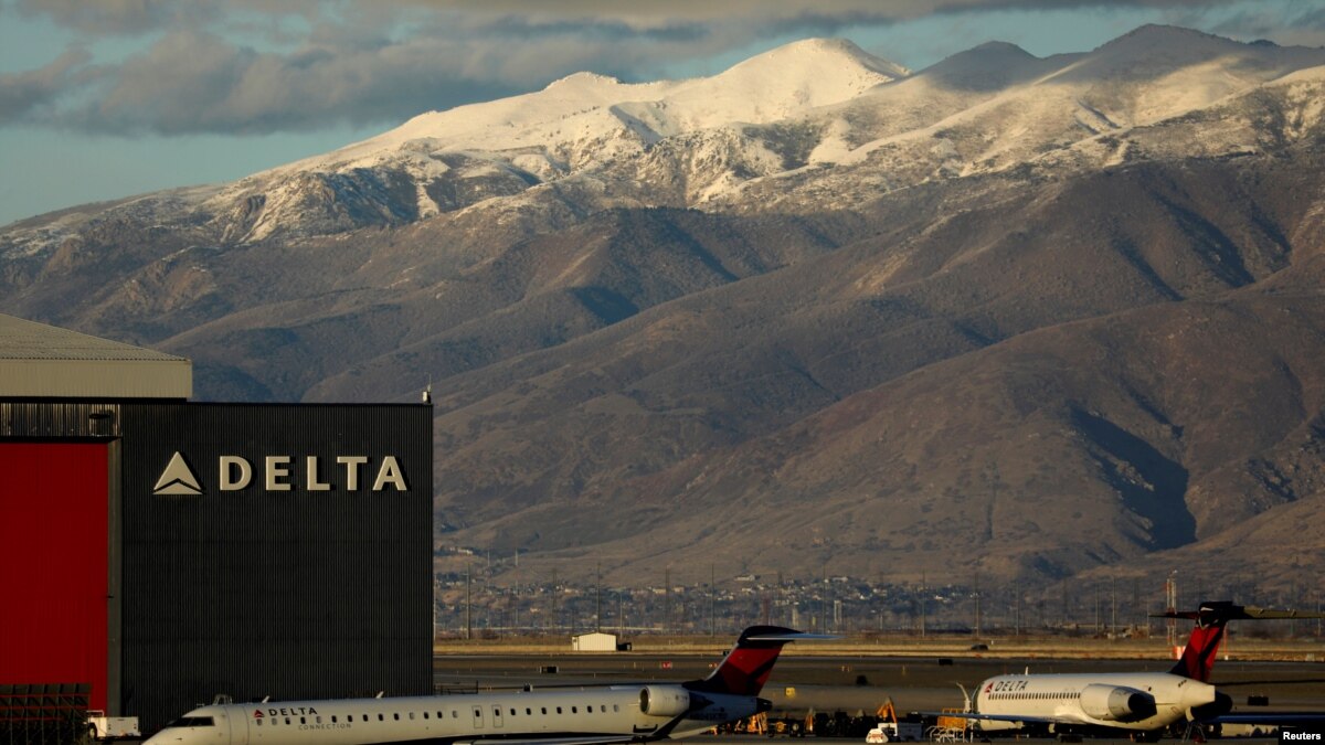 Delta Air advierte sobre desaceleración del crecimiento de ingresos por cierre de gobierno