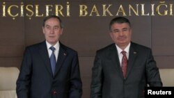 Թուրքիայի ներքին գործերի նախարար Իդրիս Նաիմ Շահինը (աջից)՝ Ֆրանսիայի իր գործընկեր Կլոդ Գեոնի հետ (արխիվային լուսանկար)