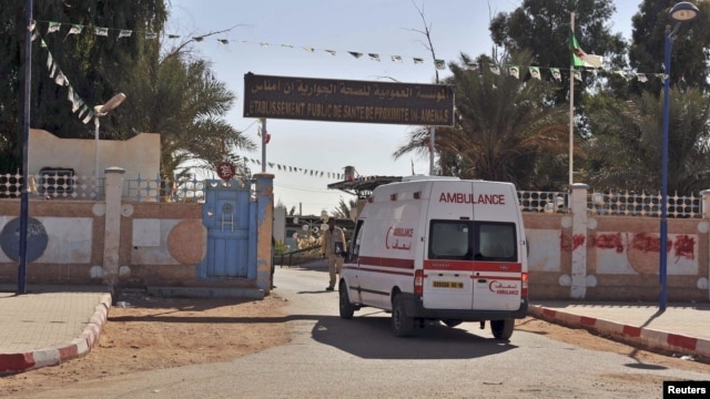 An ambulance enters an hospital located near the gas plant where hostages were kidnapped by Islamic militants, in Ain Amenas, January 19, 2013. 