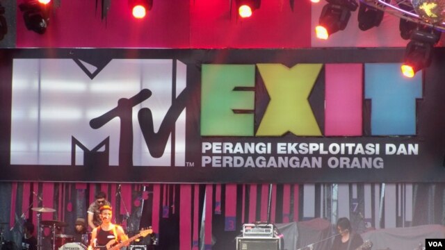 MTV va AQSh elchixonasining odam savdosiga qarshi kurash doirasida Indoneziyada uyushtirgan konserti