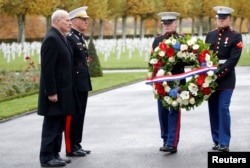 El jefe de despacho de la Casa Blanca John Kelly asiste a una ceremonia en el cementerio estadounidense de Aisne-Marne dedicado a los soldados de EE.UU. que murieron en la batalla de Belleau Wood durante la Primera Guerra Mundial, en Belleau, Francia, el 11 de noviembre de 2018.