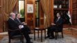 Presiden Suriah Bashar al-Assad (kanan) dalam wawancara dengan para jurnalis dari surat kabar Clarin, Argentina, di Damaskus. (SANA/Reuters)