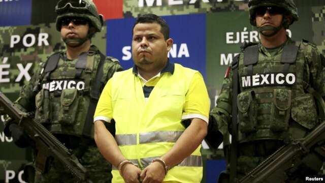 Gregorio Villanueva Salas es presentado a los medios en la Ciudad de México.