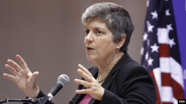 Menteri Keamanan Dalam Negeri Janet Napolitano memberikan kesaksian di depan anggota Komite Hukum Senat AS, Rabu 13/2 (foto:dok).