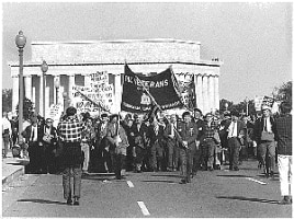 Biểu tình phản đối chiến tranh Việt Nam tại Memorial Bridge, Washington, D.C., 10/1967