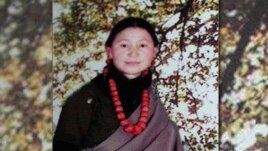 Dolkar Tso in traditional dress