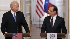 Joe Biden, vicepresidente de EE.UU. participa de una conferencia de prensa con el presidente de Francia, Francois Hollande.