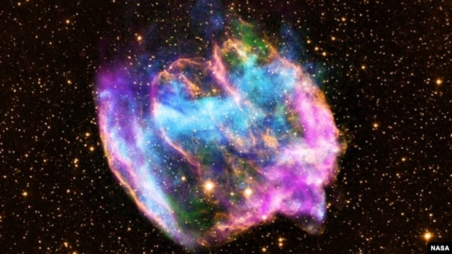 Gambar baru dari teleskop Sinar-X Chandra milik NASA menampilkan sisa ledakan bintang raksasa, Supernova, yang dinamakan W49B. W49B ini diyakini hampir berusia 14 miliar tahun (Foto:  X-ray: NASA/CXC/MIT/L.Lopez).