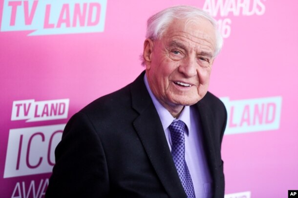 Đạo diễn Garry Marshall đến Lễ trao giải TV Land Icon 2016 tại Barker Hangar ở Santa Monica, California, ngày 10 tháng 4 năm 2016.