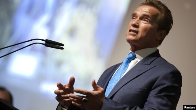 En esta foto, Arnold Schwarzenegger se pronuncia sobre Desarrollo Sostenible. Este año, el actor también protagonizó Los Indestructibles 2, junto a Sylvester Stallone y Bruce Willis.  