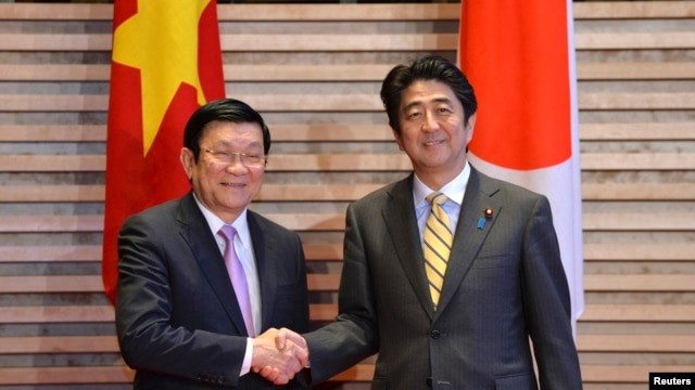 Chủ tịch Việt Nam Trương Tấn Sang và Thủ tướng Nhật Shinzo Abe tại Tokyo, tháng 3/2014.