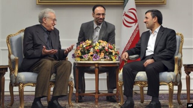 Ðặc sứ của LHQ Và Liên đoàn Ả rập về Syria Lakhdar Brahimi hội đàm với Tổng thống Iran Mahmoud Ahmadinejad tại Tehran