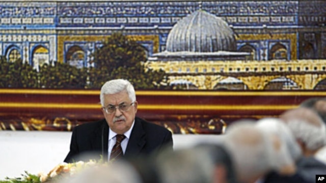 Palestinian President Mahmoud Abbas attends a meeting of the Palestine Liberation Organization (PLO) in the West Bank city of Ramallah May 25, 2011