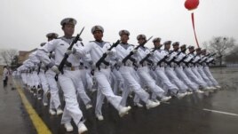 Hải quân Trung Quốc diễu hành tại trung tâm đào tạo ở Thanh Đảo trong tỉnh Sơn Đông, phía đông Trung Quốc
