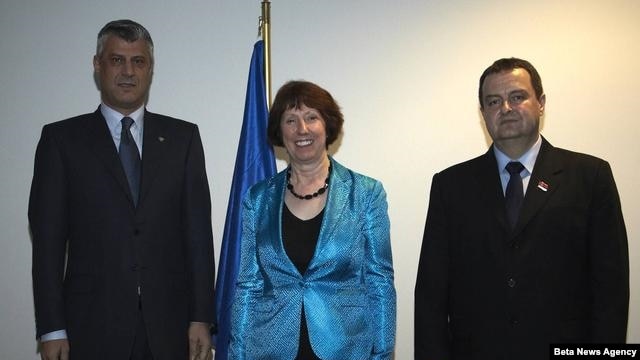 Kosovski premijer Hašim Tači, visoka predstavnica EU Ketrin Ešton i premijer Srbije Ivica Dačić nakon susreta u Briselu, 7. novembar