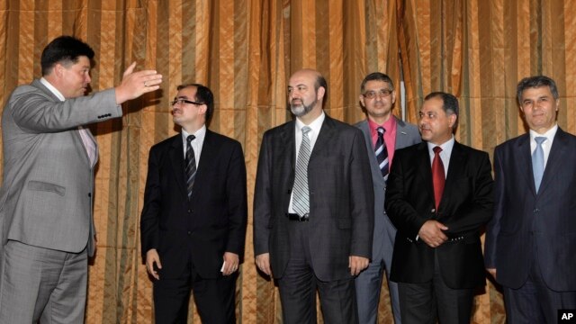 Радван Зиаде  (второй слева)