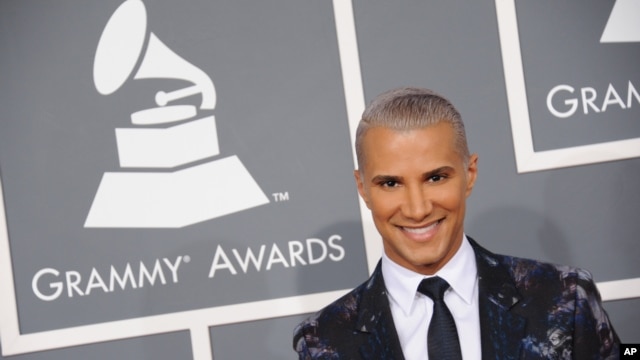 Jay Manuel đến dự lễ trao giải Grammy lần thứ 55 tại Los Angeles, 10/2/13