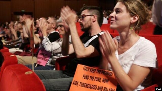 Estudios revelan que las medicinas diseñadas para el VIH también pueden ayudar a prevenir el contagio del SIDA.