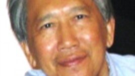 Giáo sư Trần Hữu Dũng, giảng dạy môn kinh tế tại Ðại học Wright University, Bang Ohio, Hoa Kỳ.