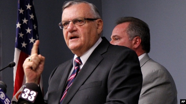 Hace poco, un grupo de civiles demandó al alguacil Arpaio por prácticas de perfil racial contra hispanos
