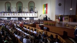 Tổng thống Obama đọc diễn văn tại Ðại học Rangoon, ngày 19/11/2012.