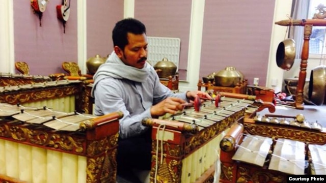 Budi Surasa Putra, Music Director kelompok Gamelan Padhang Moncar di Selandia Baru (Dok: Budi S. Putra)