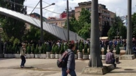 KFOR: Vazot në urën kryesore në Mitrovicë – politikisht të motivuara