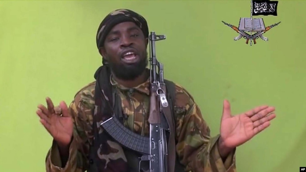 Abubakar Shekau, lider de Boko Haram, a quien el gobierno nigeriano afirma haber dado muerte en un bombardeo.