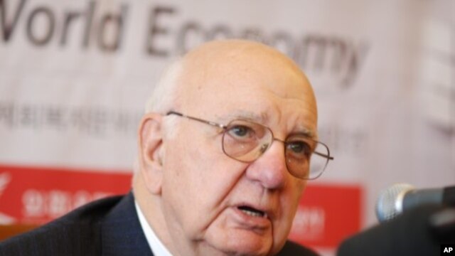 Paul Volcker, chairman of President Obama's economic recovery advisory board, at Lotte Hotel, Seoul, 05 Nov