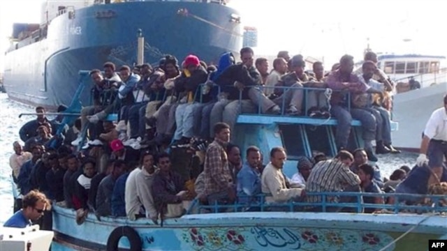 Hơn 20.000 di dân đã tới Italia qua hòn đảo Lampedusa nhỏ bé ở Địa trung hải kể từ khi bất ổn chính trị nổ ra ở Tunisia và Libya