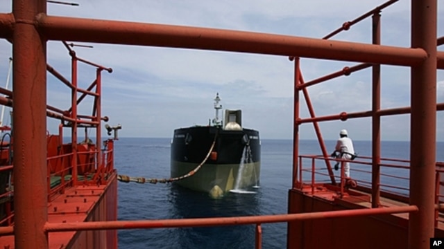 Liberian-flagged tanker Yuri Senkevich, Lufeng oil field, South China Sea, May 2006 (file photo).