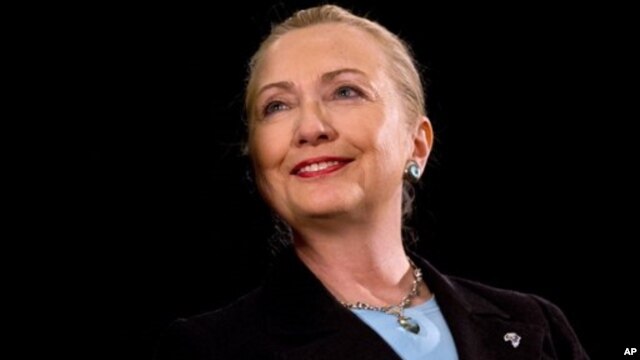 Clinton recordó que el Consulado de EE.UU. en Guayaquil abrió sus puertas en 1825 y las relaciones diplomáticas fueron establecidas en 1848.