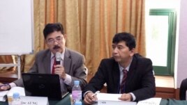 ေတာင္ကိုရီးယားႏုိင္ငံ ဆိုးလ္ၿမိဳ႕ေတာ္မွာ ၃ ရက္ၾကာက်င္းပတဲ့ Asia Democracy Network Founding Assembly ကို ကိုမင္းကိုႏုိင္ တက္ေရာက္စဥ္ - ၂၃ ေအာက္တုိဘာ ၂၀၁၃ (ဓာတ္ပံု - ဦးစိုးေအာင္-NDD)