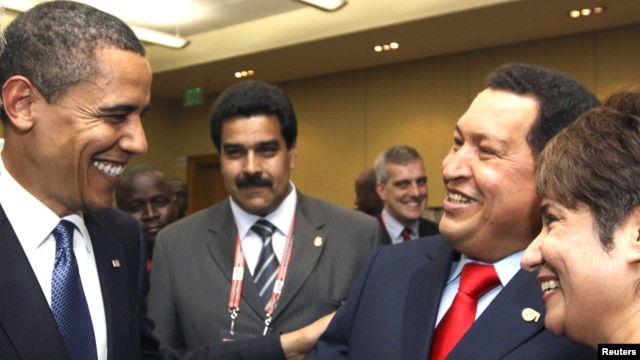 En Puerto España, en el año 2009, Obama se saludó con Hugo Chávez y el hoy vicepresidente Nicolás Maduro.