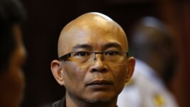 Thai national Chumlong Lemtongthai attends hearing at a South African court, Nov. 7, 2012. Click to enlarge
