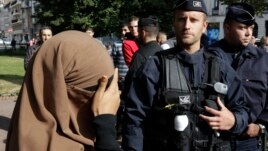 Padi kundër ligjit francez që ndalon ferexhetë