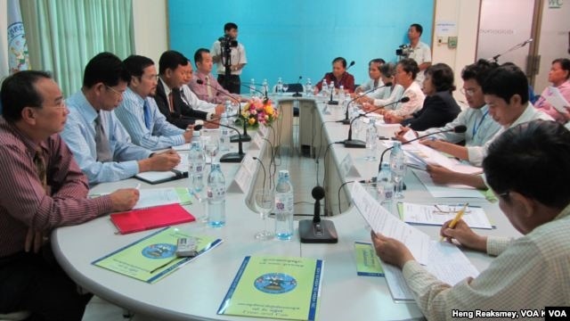 NEC Secretary-General Tep Nitha told VOA Khmer that the election body cannot be blamed for low participation among women, either.