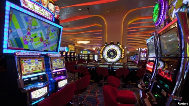 Al tener dudas sobre los documentos de la madre e hija, funcionario del casino alertaron a las autoridades. 