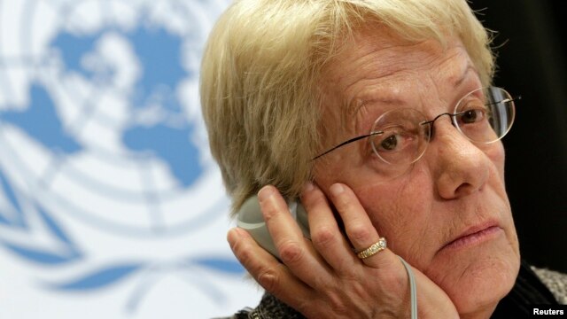 Thành viên của Ủy ban điều tra về Syria Carla del Ponte tại một cuộc họp báo ở trụ sở LHQ tại Geneva, ngày 18/2/2013.