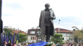 Përurohet shtatorja e presidentit Rugova