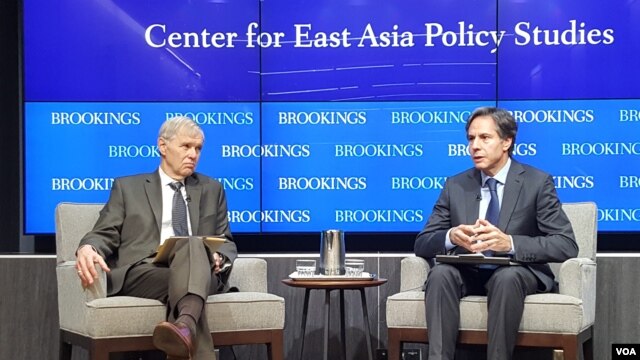 Åä´Ï ºí¸µÅ« ¹Ì ±¹¹«ºÎ ºÎÀå°ü(¿À¸¥ÂÊ)ÀÌ 29ÀÏ ¿ö½ÌÅÏ¿¡¼ ¿¸° ¿Ü±³ Á¤Ã¥ °£´ãȸ¿¡¼ ¹ß¾ðÇϰí ÀÖ´Ù.