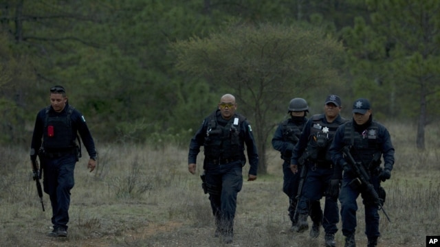 La DEA conjuntamente con la policía federal mexicana continúan investigando las causas del accidente en el que Jenni Rivera perdió la vida a los 43 años.