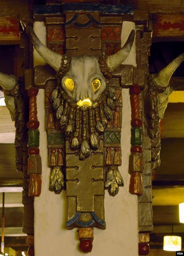 This illuminated cow skull decoration can be seen in darkened KiMo Theatre. (Carol M. Highsmith)