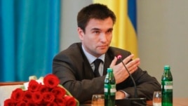 Ngoại trưởng Ukraine Pavlo Klimkin kêu gọi Hoa Kỳ cung cấp một chương trình viện trợ.