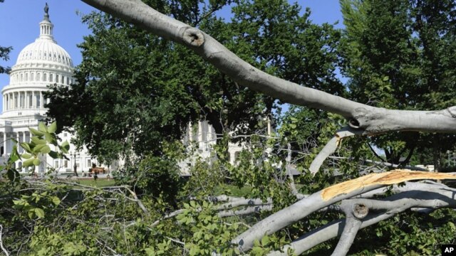 En Washington, la capital, se reportaron ráfagas de viento de hasta 125 kilómetros por hora.